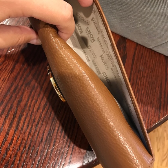 Michael Kors Wallet - Picture 4 of 4